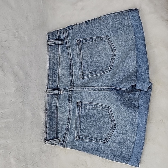 Cat & Jack Adjustable Waist Jean Shorts with patches Size 10/12 - Picture 9 of 9